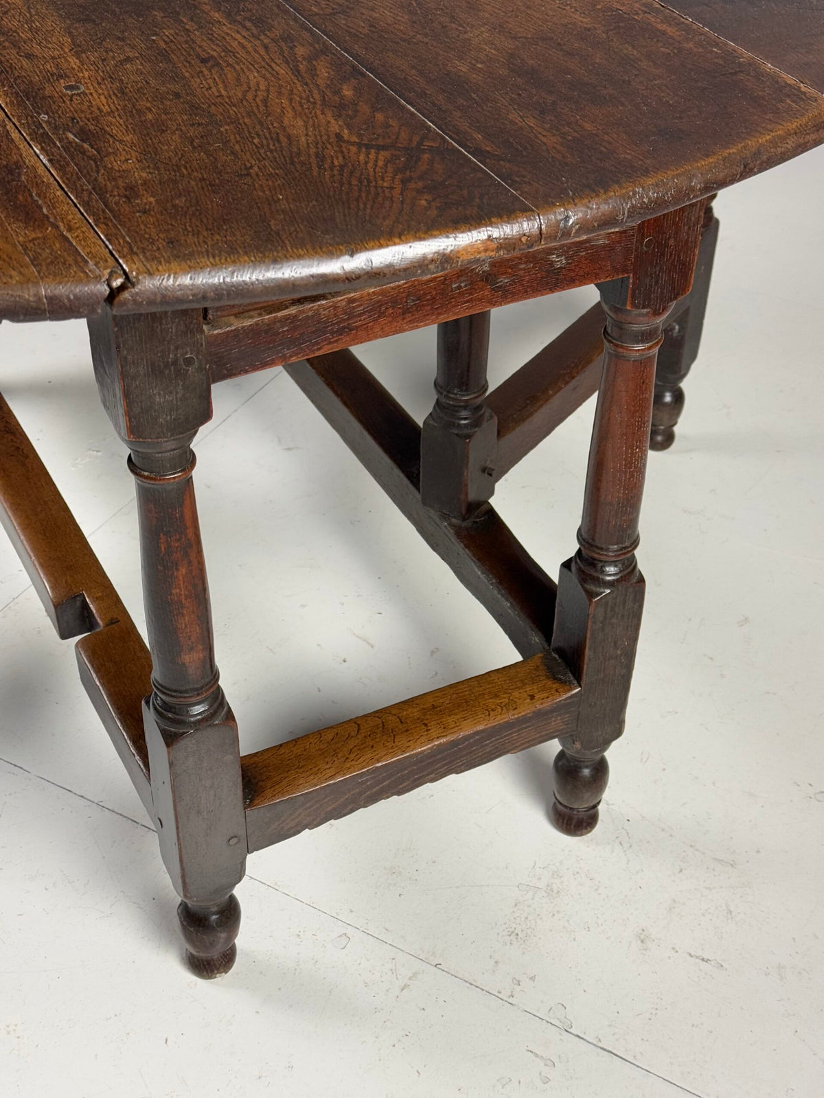 English Solid Oak Gateleg Table, Early 19th Century, photo 4