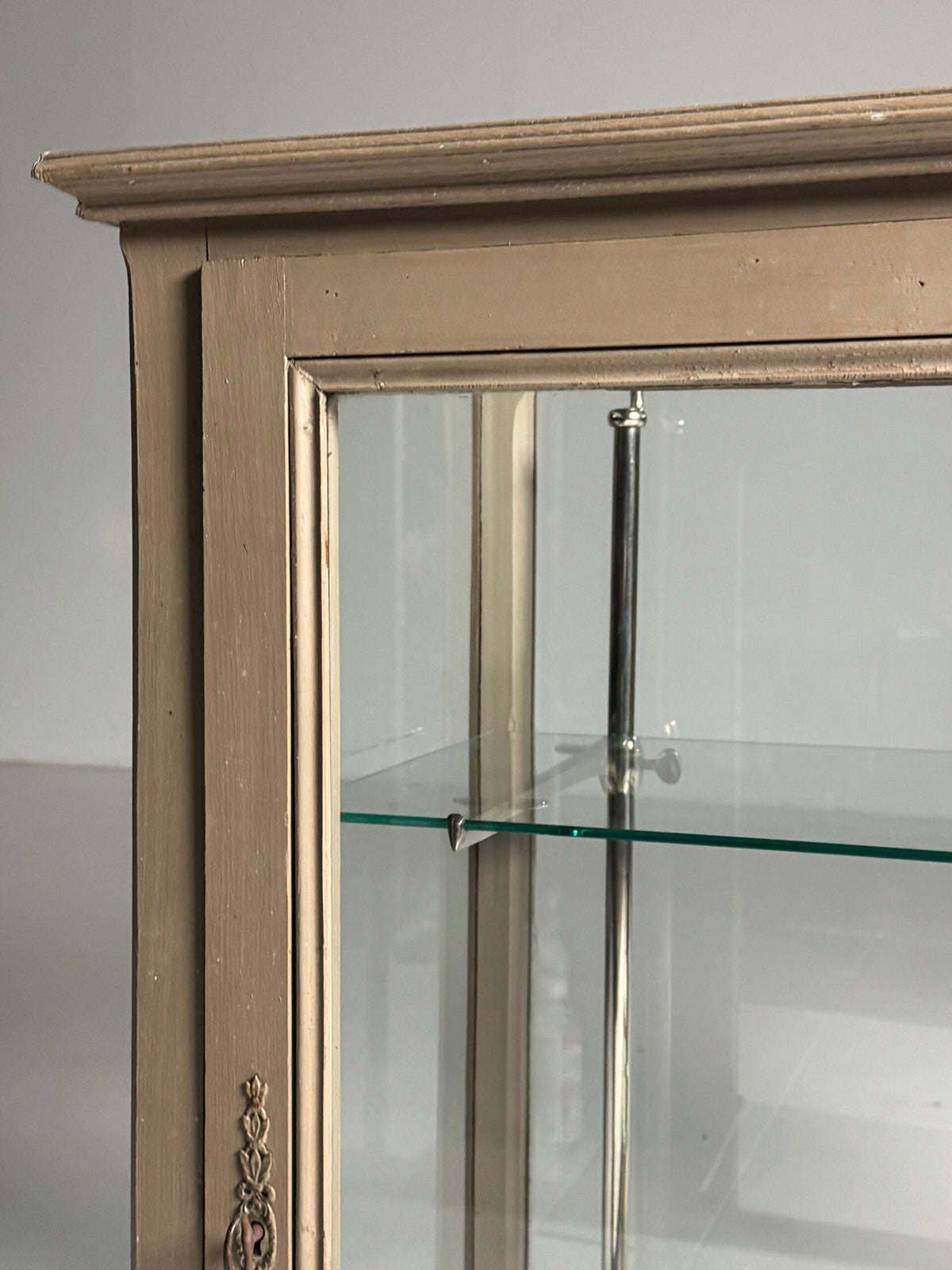 French Grey Painted Pine Display Cabinet, Early 20th Century, photo 12
