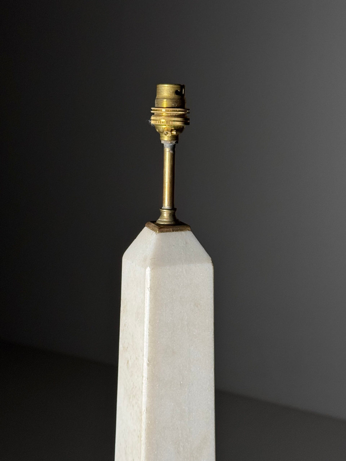 Neoclassical Marble Obelisk Table Lamp with Brass Base, 1970s, photo 3