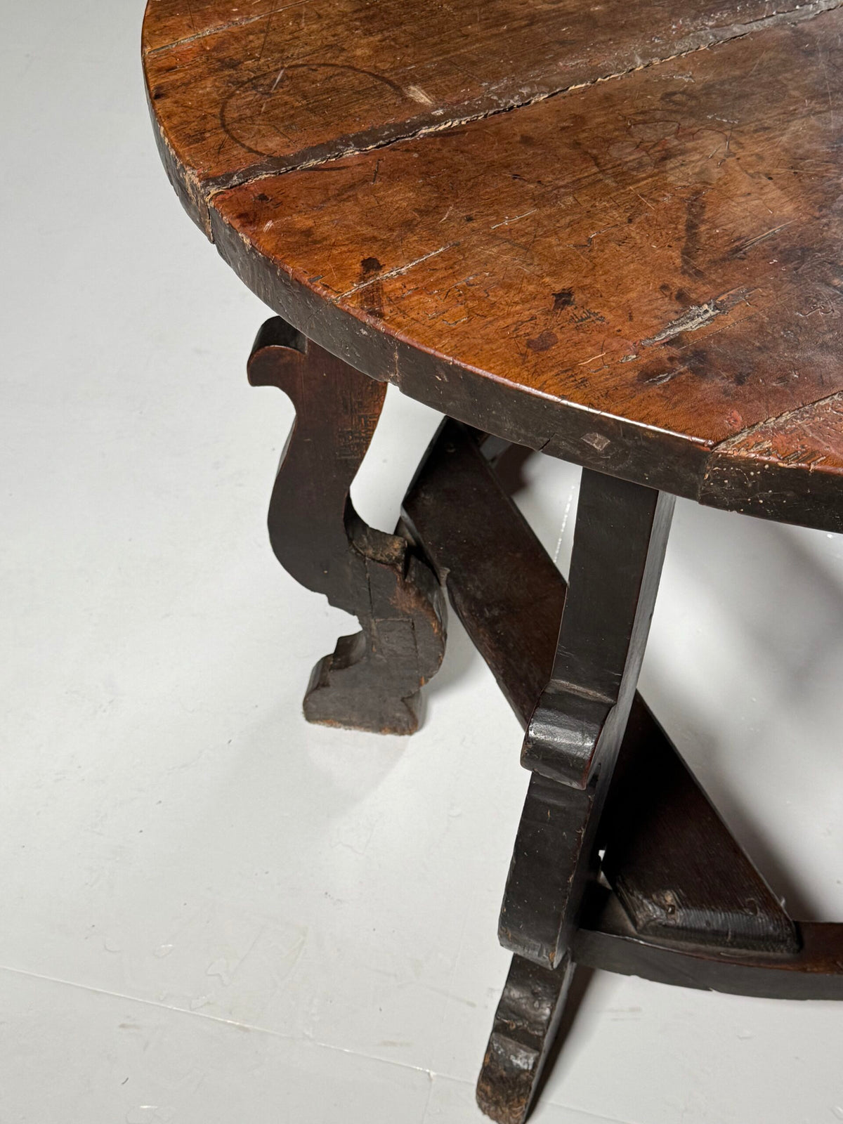 North Italian Walnut Center Table, Mid 17th Century, photo 11