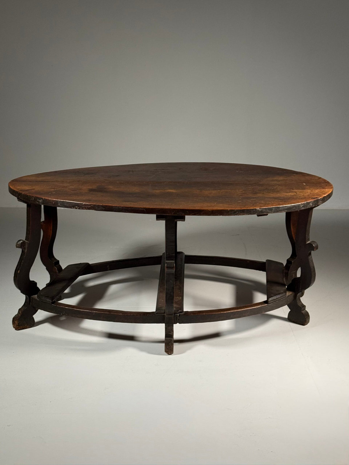 North Italian Walnut Center Table, Mid 17th Century, photo 3