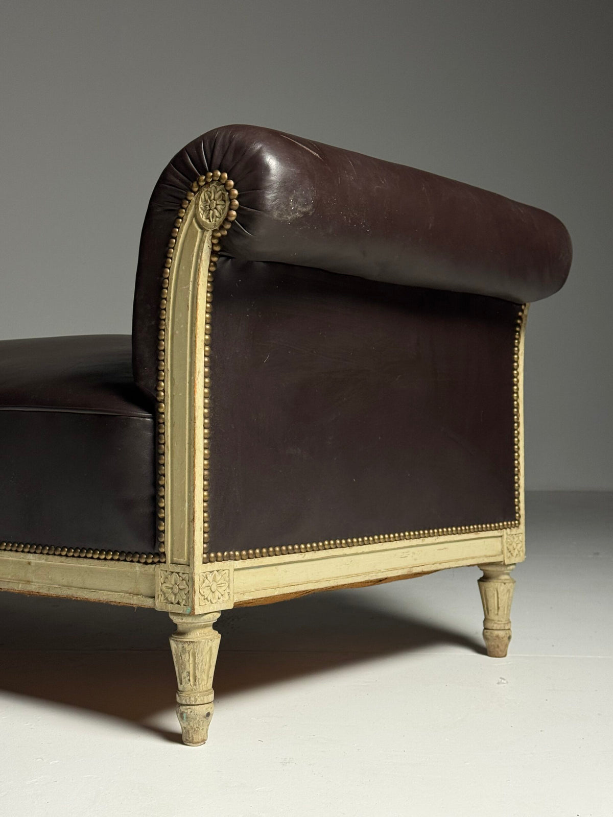French Chaise Longue with Oak Frame and Brown Leather, photo 2