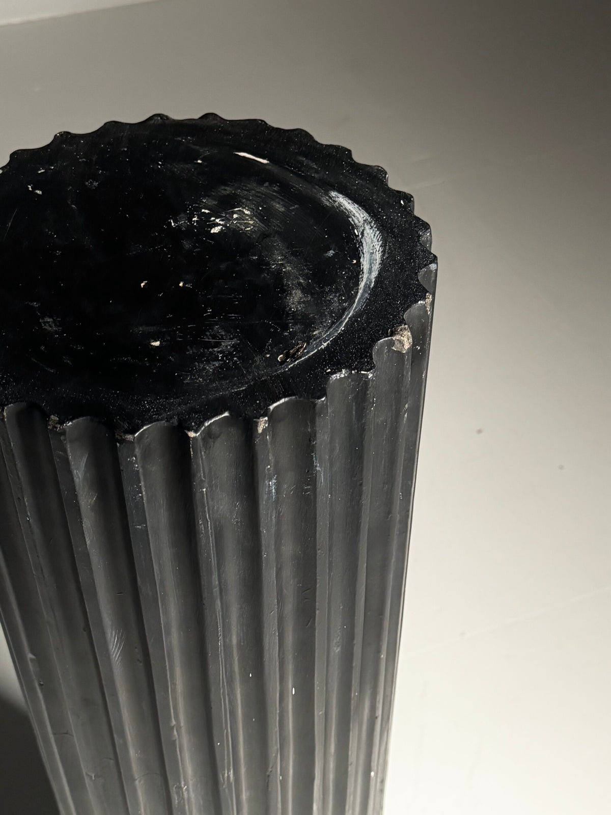 Neoclassical Black Plaster Column Pedestal, photo 3