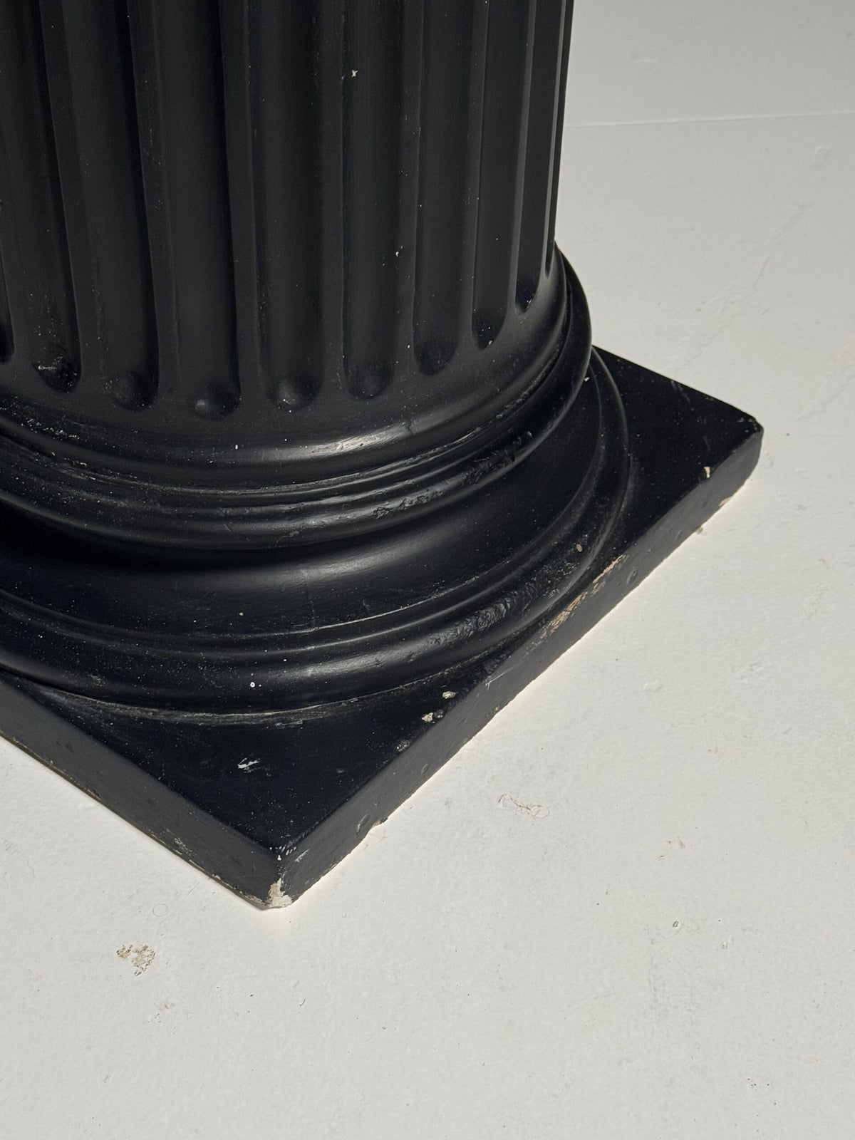 Neoclassical Black Plaster Column Pedestal, photo 4