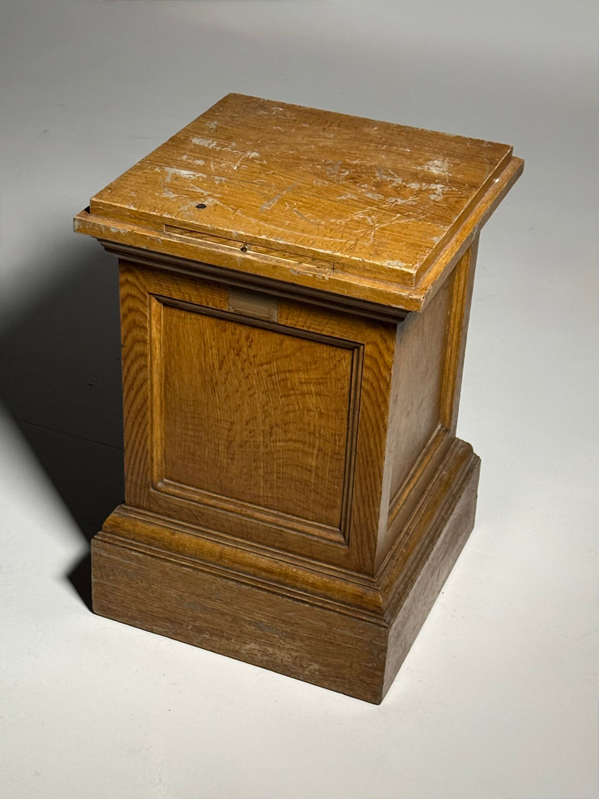 Classic Wooden Column Pedestal Painted Faux Bois Oak, 20th Century, photo 12