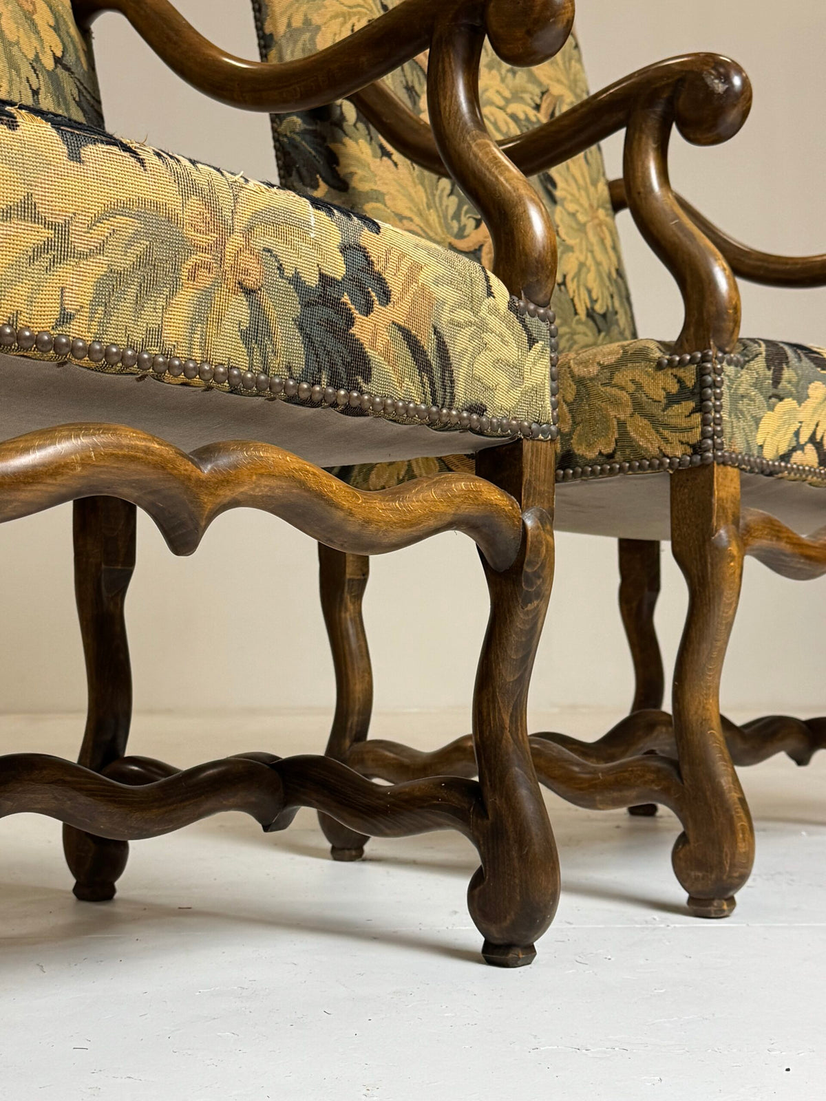 Pair of Os de Mouton Armchairs in Oudenaarde Tapestry Style, photo 15