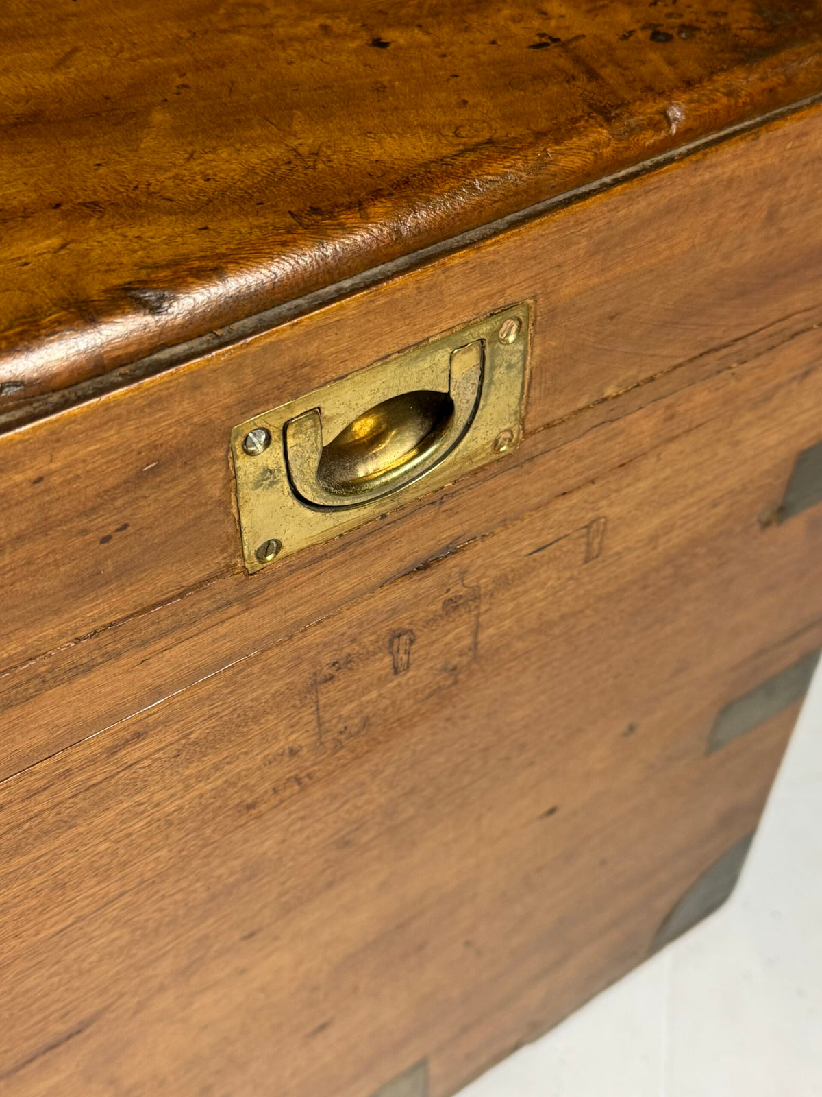 English Camphor Wood Campaign or Maritime Chest, 19th Century, photo 7