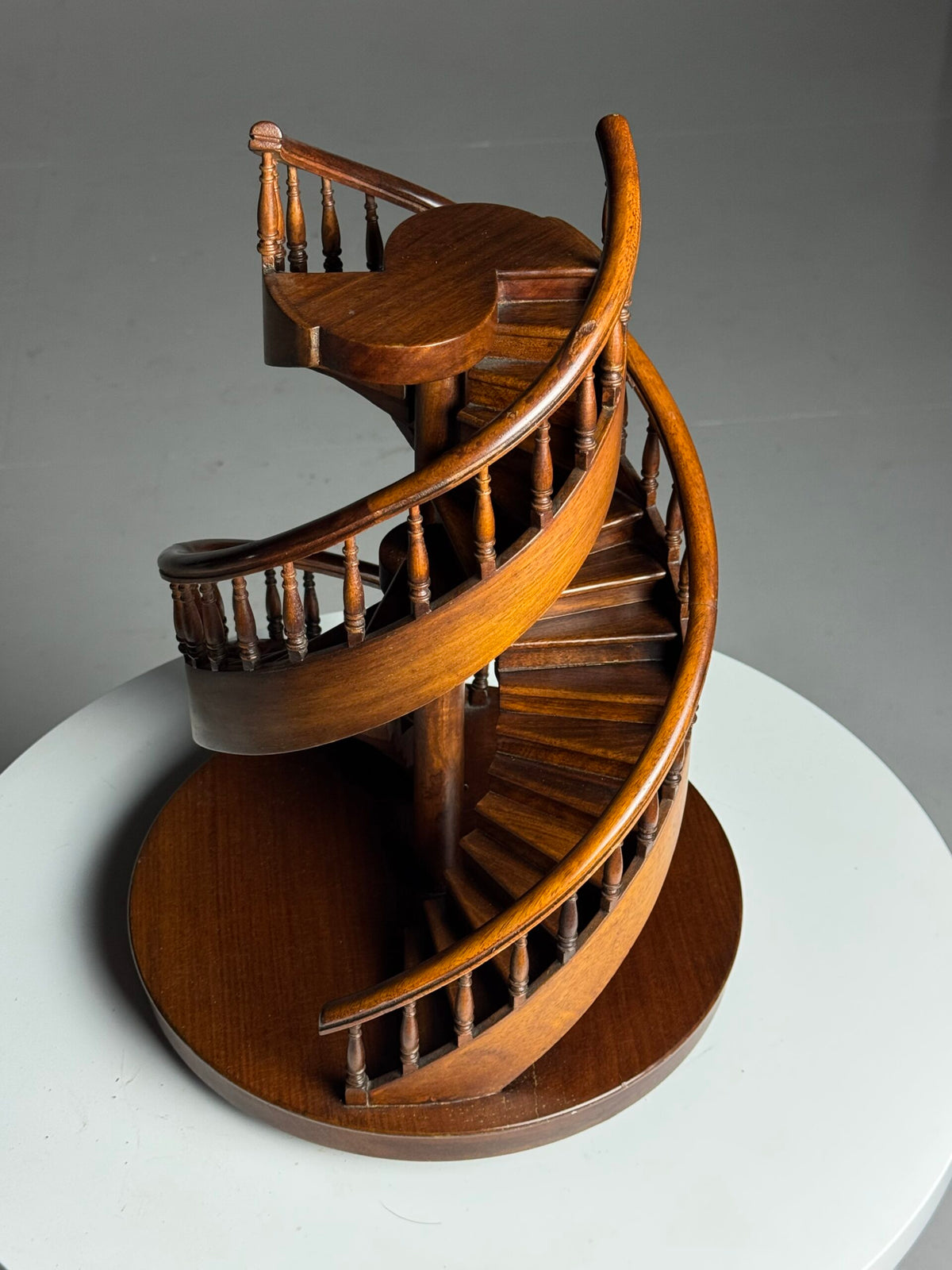Mid 20th Century Mahogany Double Spiral Staircase Model, photo 7