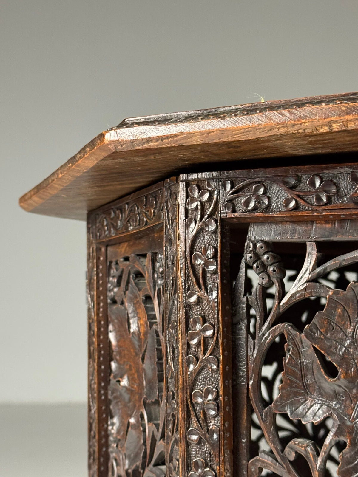 Anglo Indian Hand Carved Folding Side Table, 19th Century, photo 7