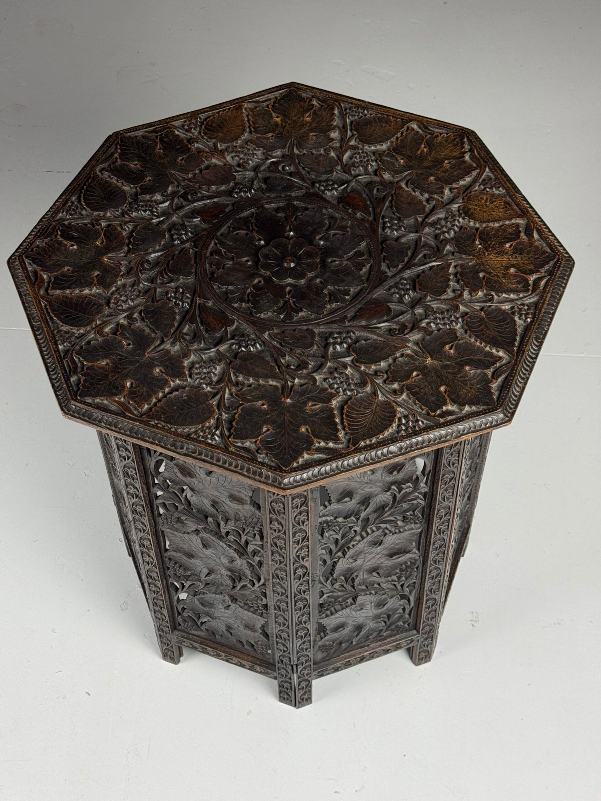 Anglo Indian Hand Carved Folding Side Table, 19th Century, photo 4