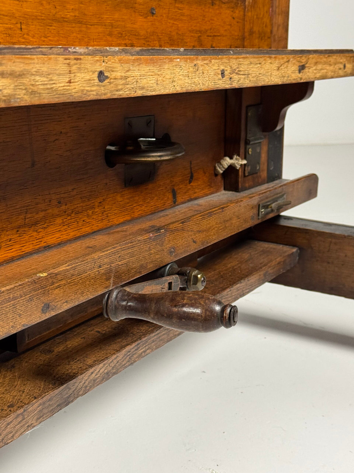 Largest Antique Artist's Easel, circa 1880 to 1900, photo 13