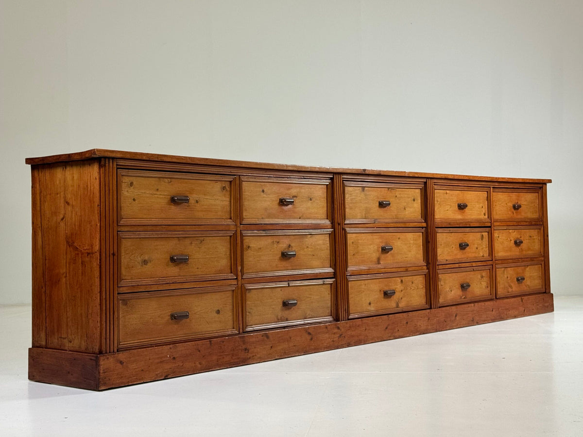 Very Long Pine Apothecary Cabinet with 15 Drawers, Mid 20th Century, photo 1