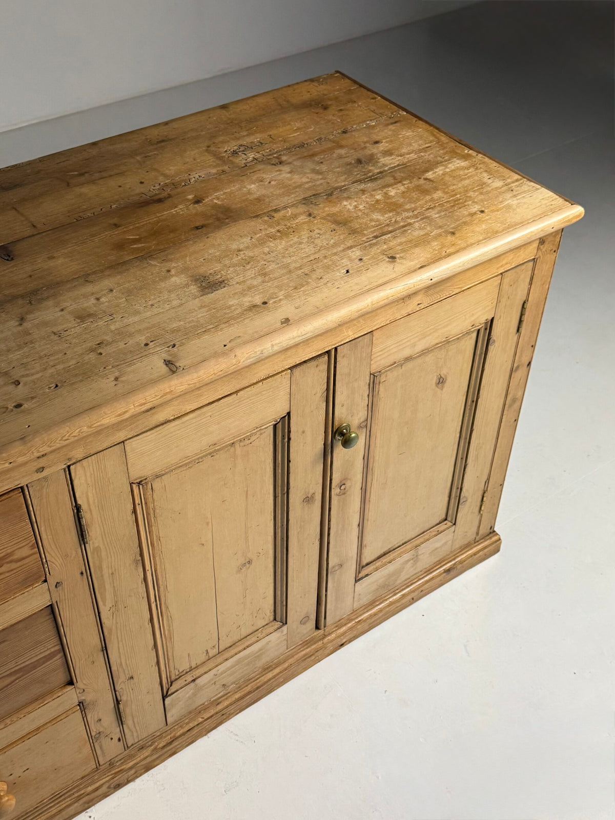English Pine Sideboard, 19th Century, photo 2