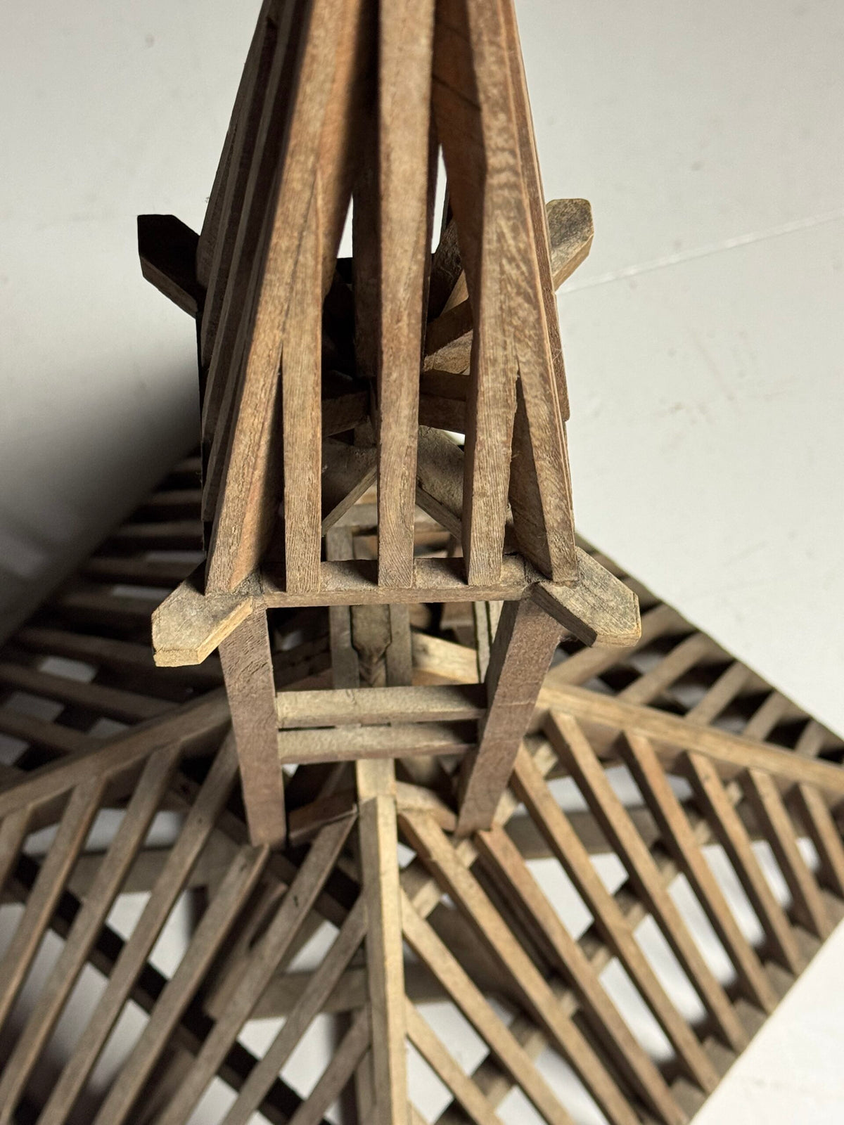Pièce de Maîtrise Roof Construction, 20th Century, photo 6