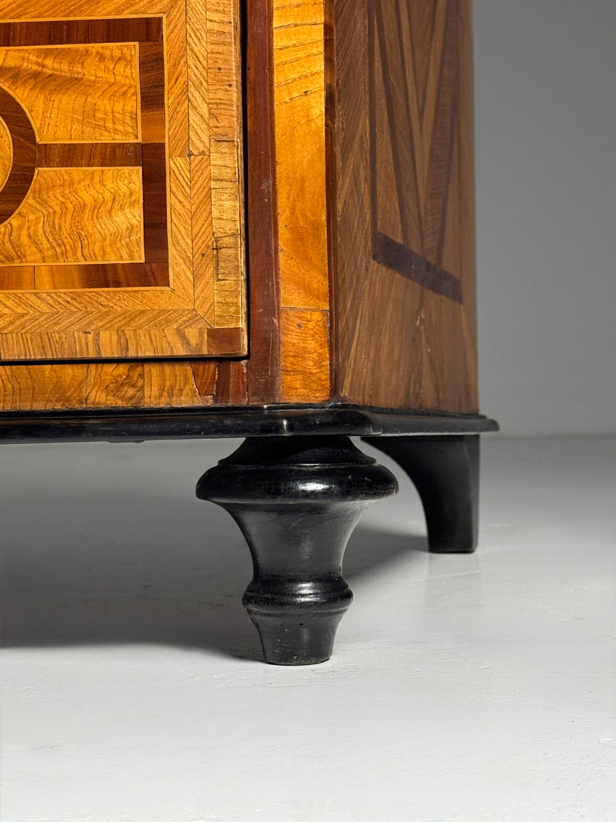 French Marquetry Chest of Drawers, Dauphine, 18th Century, photo 39
