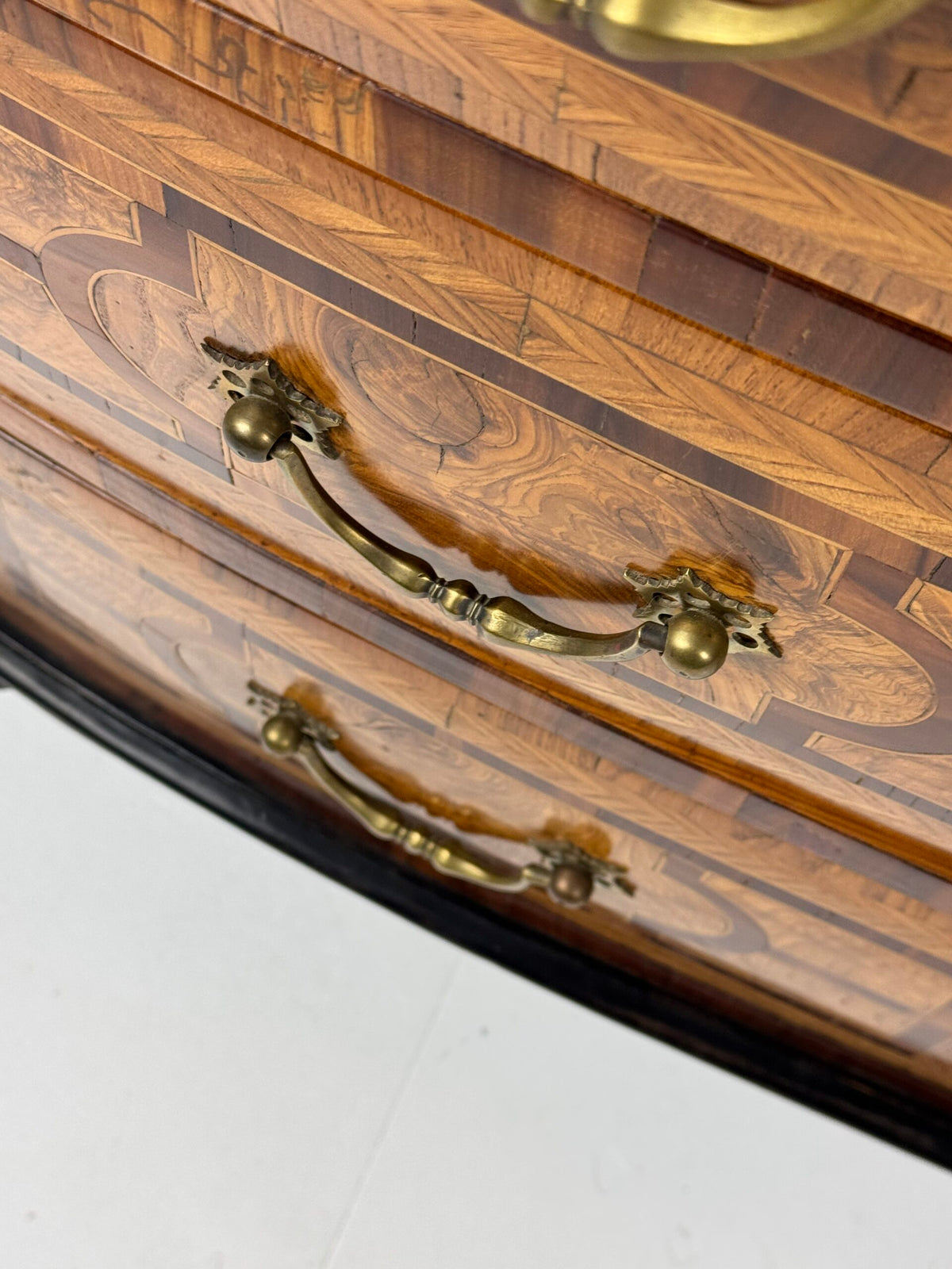 French Marquetry Chest of Drawers, Dauphine, 18th Century, photo 23