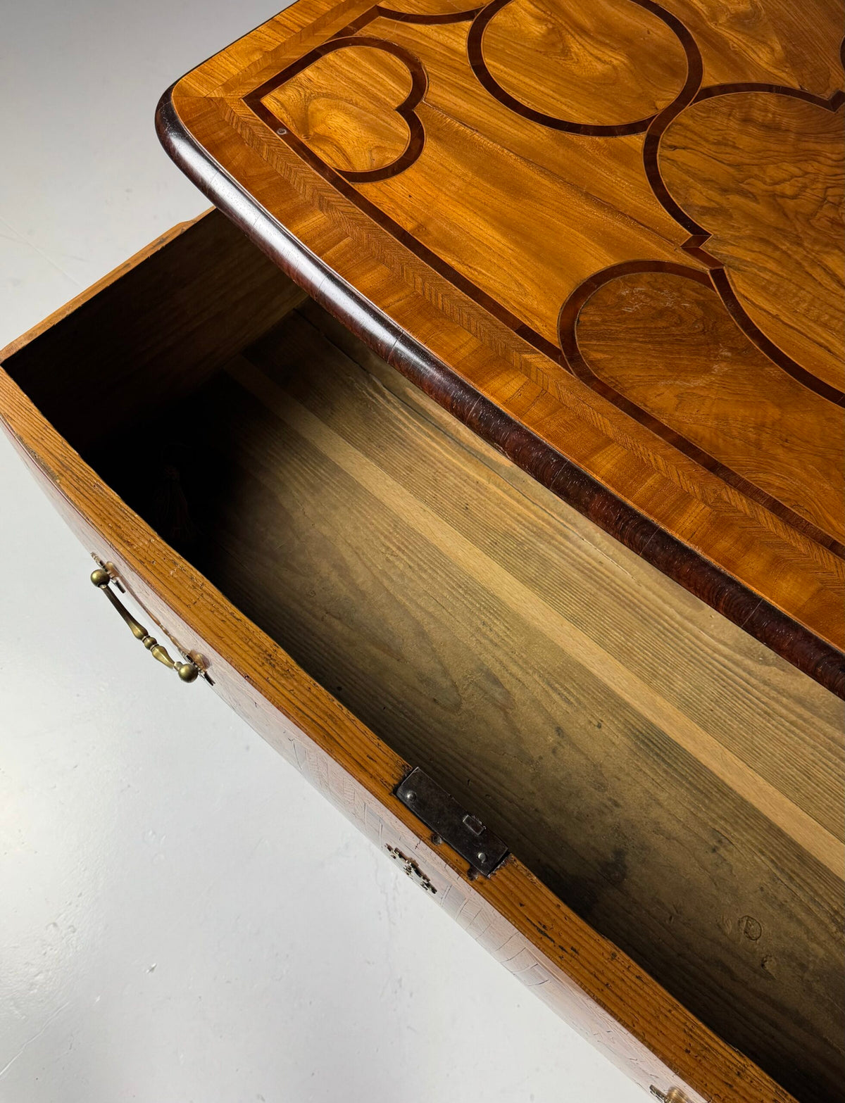 French Marquetry Chest of Drawers, Dauphine, 18th Century, photo 18