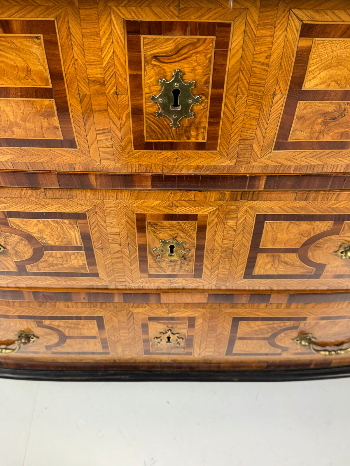 French Marquetry Chest of Drawers, Dauphine, 18th Century, photo 13