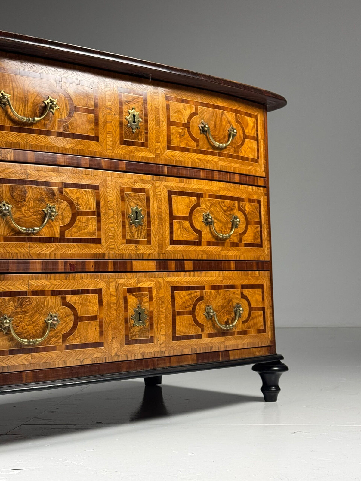 French Marquetry Chest of Drawers, Dauphine, 18th Century, photo 7