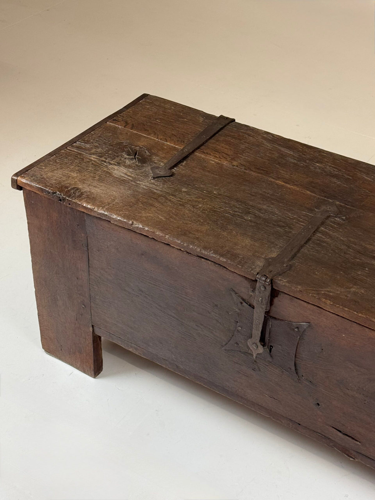 Oak Plank Chest (Stollentruhe), Early 17th Century, photo 2