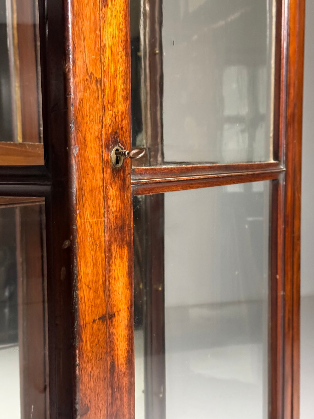 Pair of French Mahogany Veneer Display Cabinets, photo 16