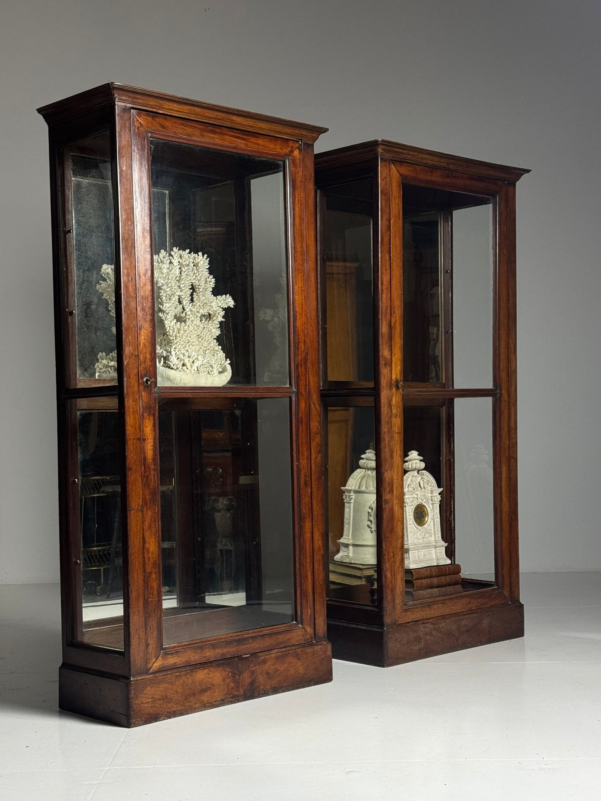 Pair of French Mahogany Veneer Display Cabinets, photo 13