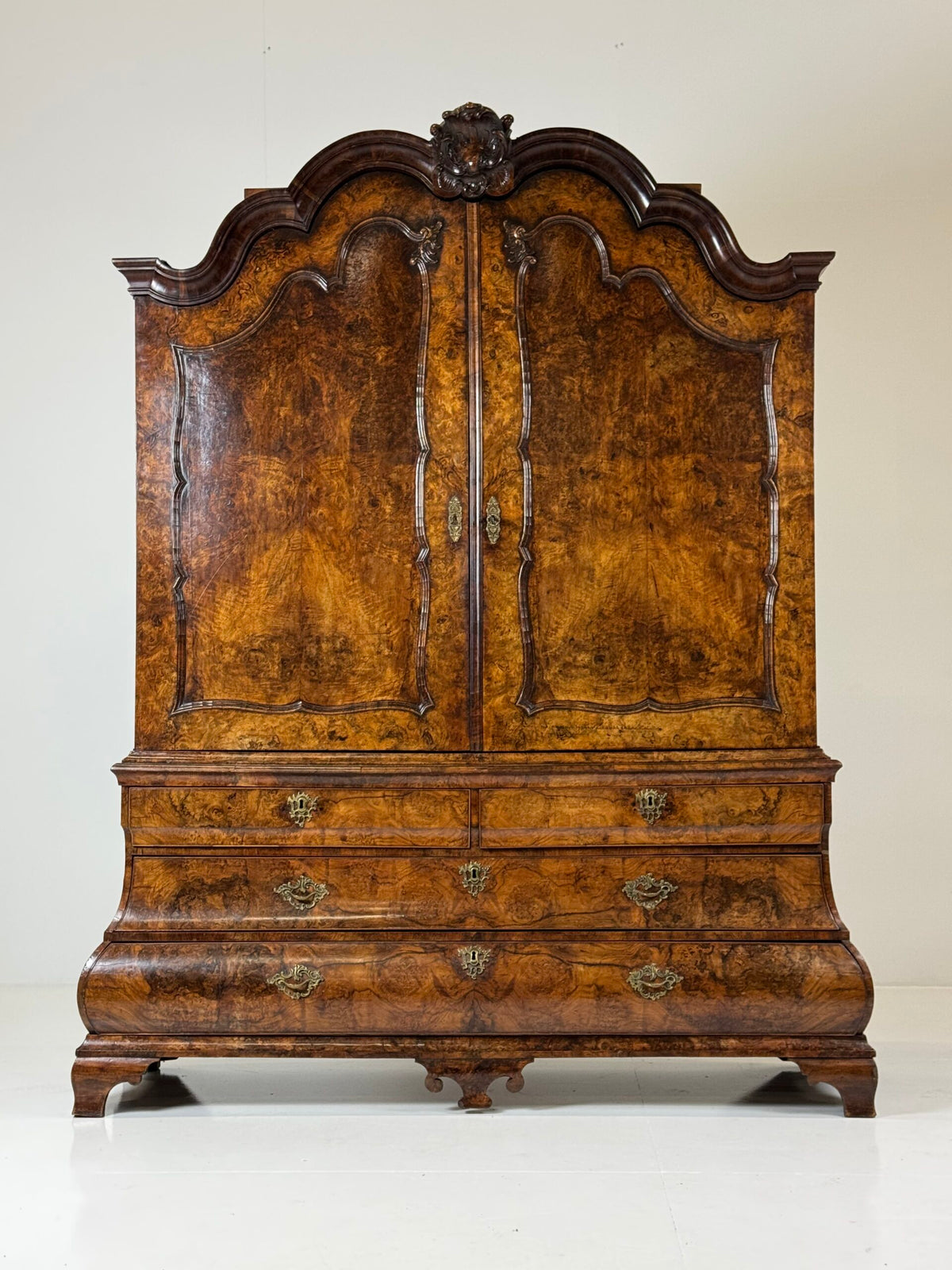 Dutch Burr Walnut Cabinet, circa 1740, photo 30