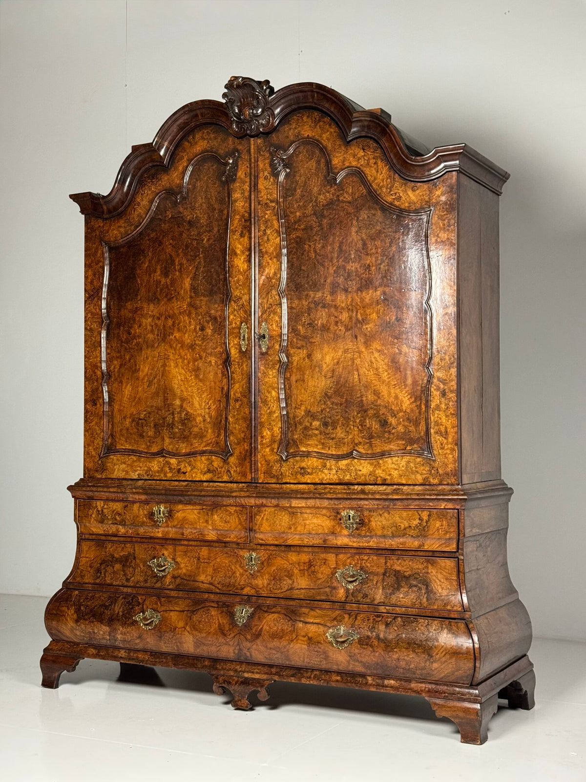 Dutch Burr Walnut Cabinet, circa 1740, photo 13