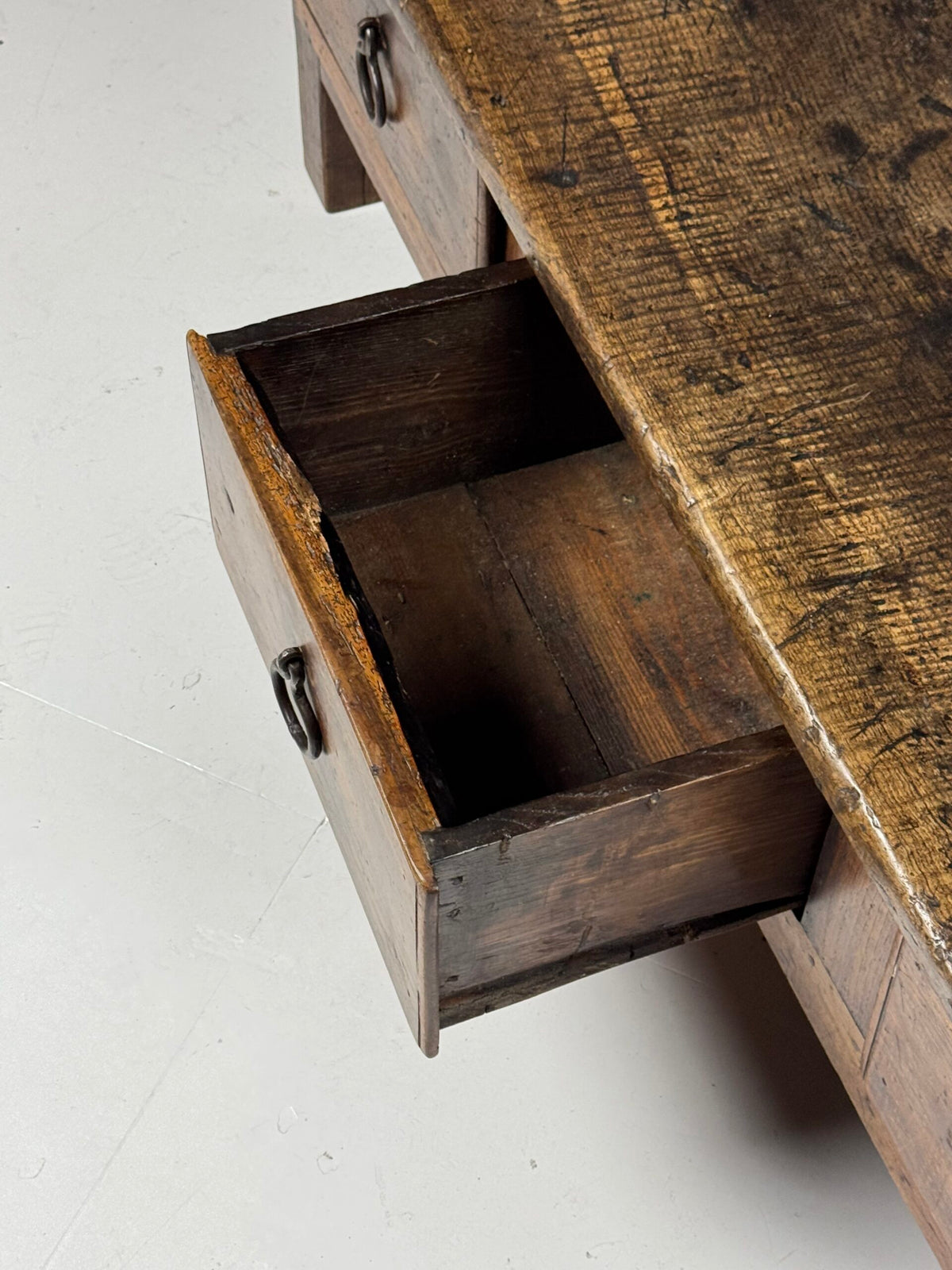 Spanish Walnut Coffee Table with Three Drawers, 18th Century, photo 8