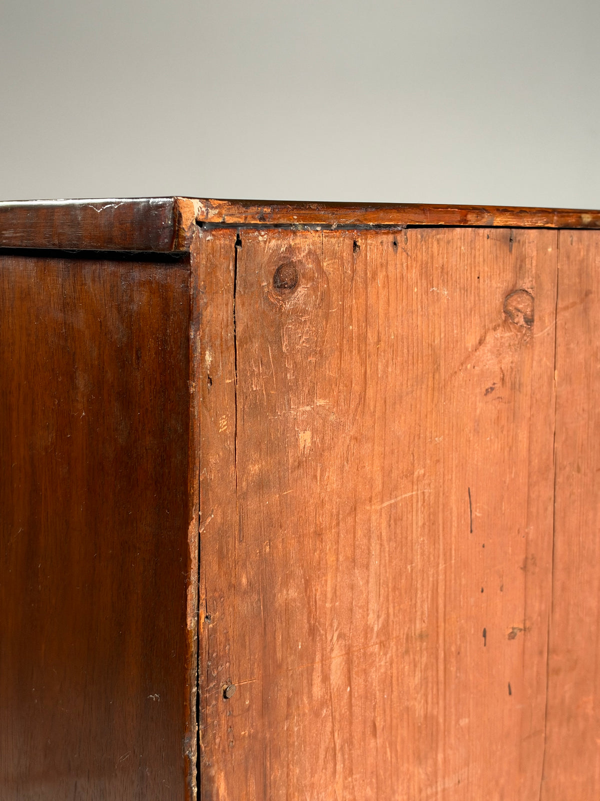English bow-front chest of drawers in mahogany