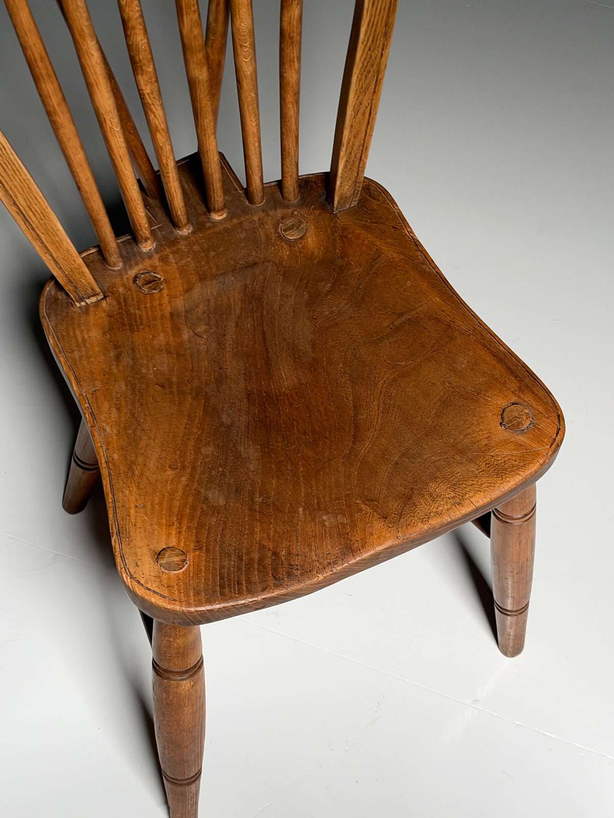 Set of 6 Windsor chairs
