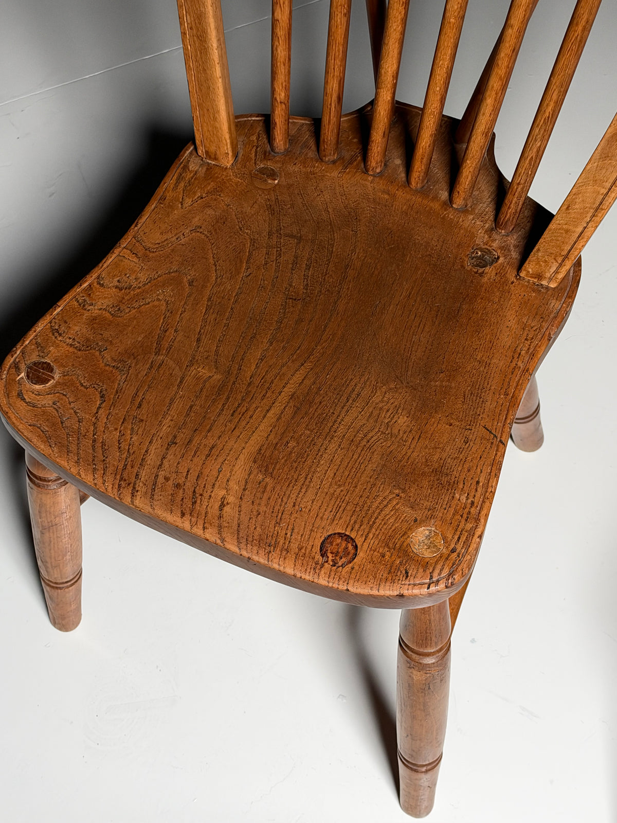 Set of 6 Windsor chairs
