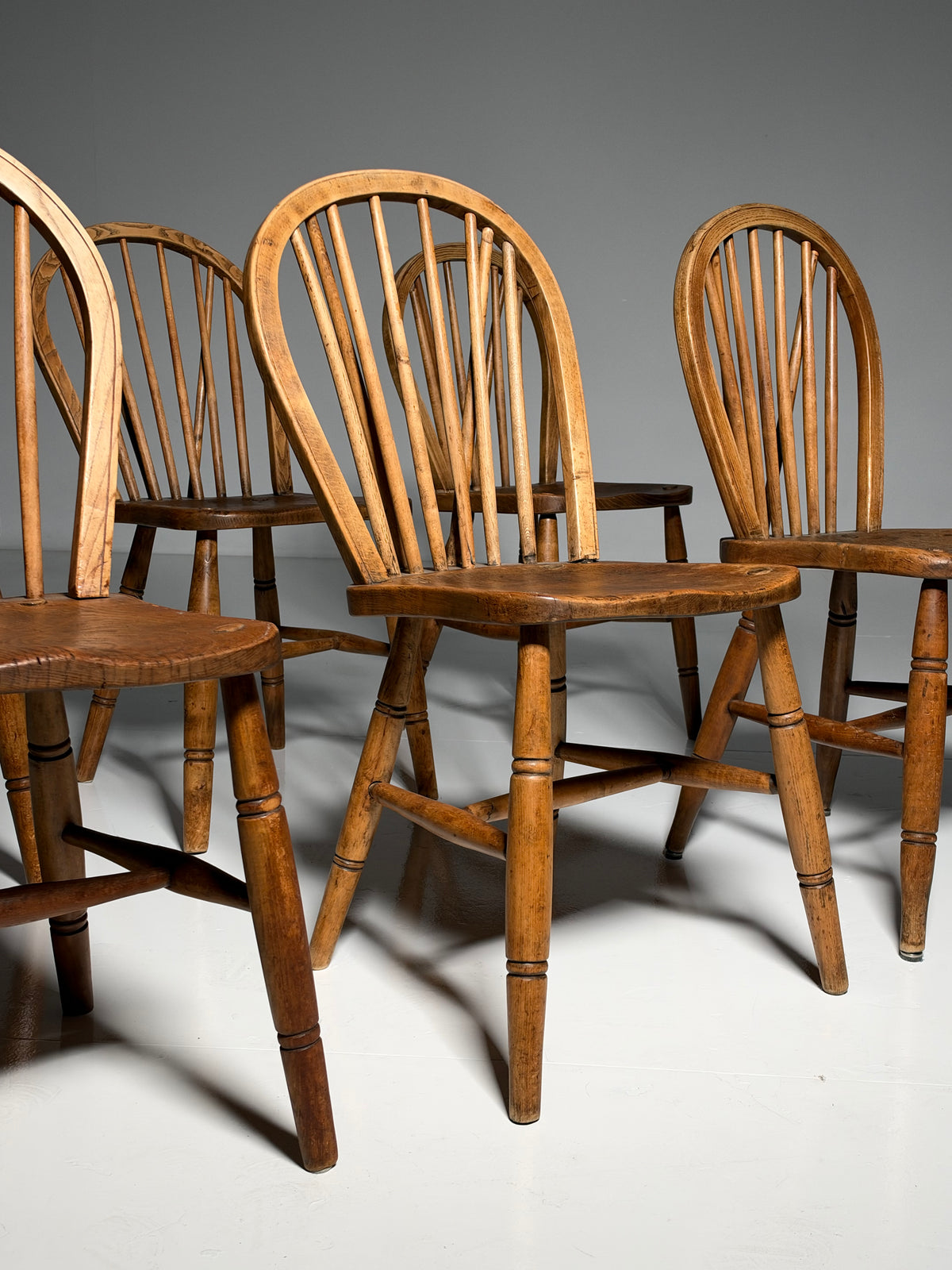 Set of 6 Windsor chairs