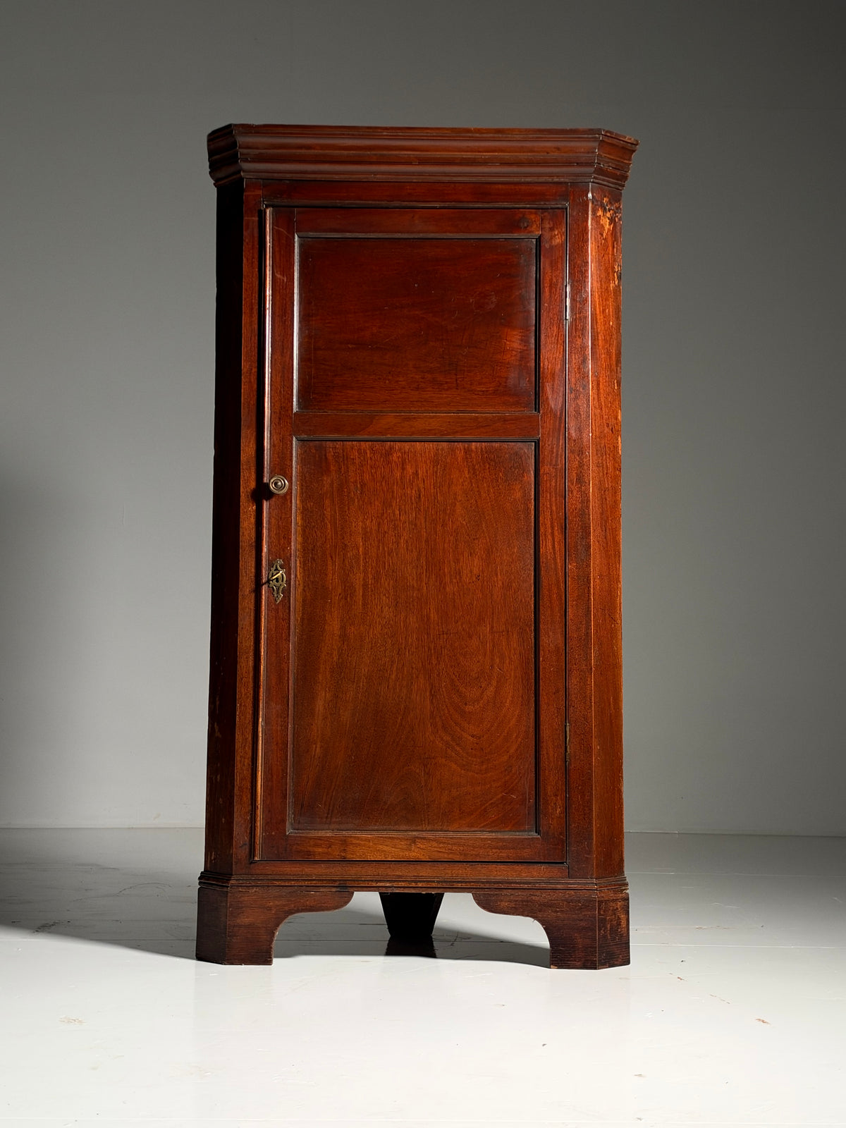 19th century English mahogany corner cabinet