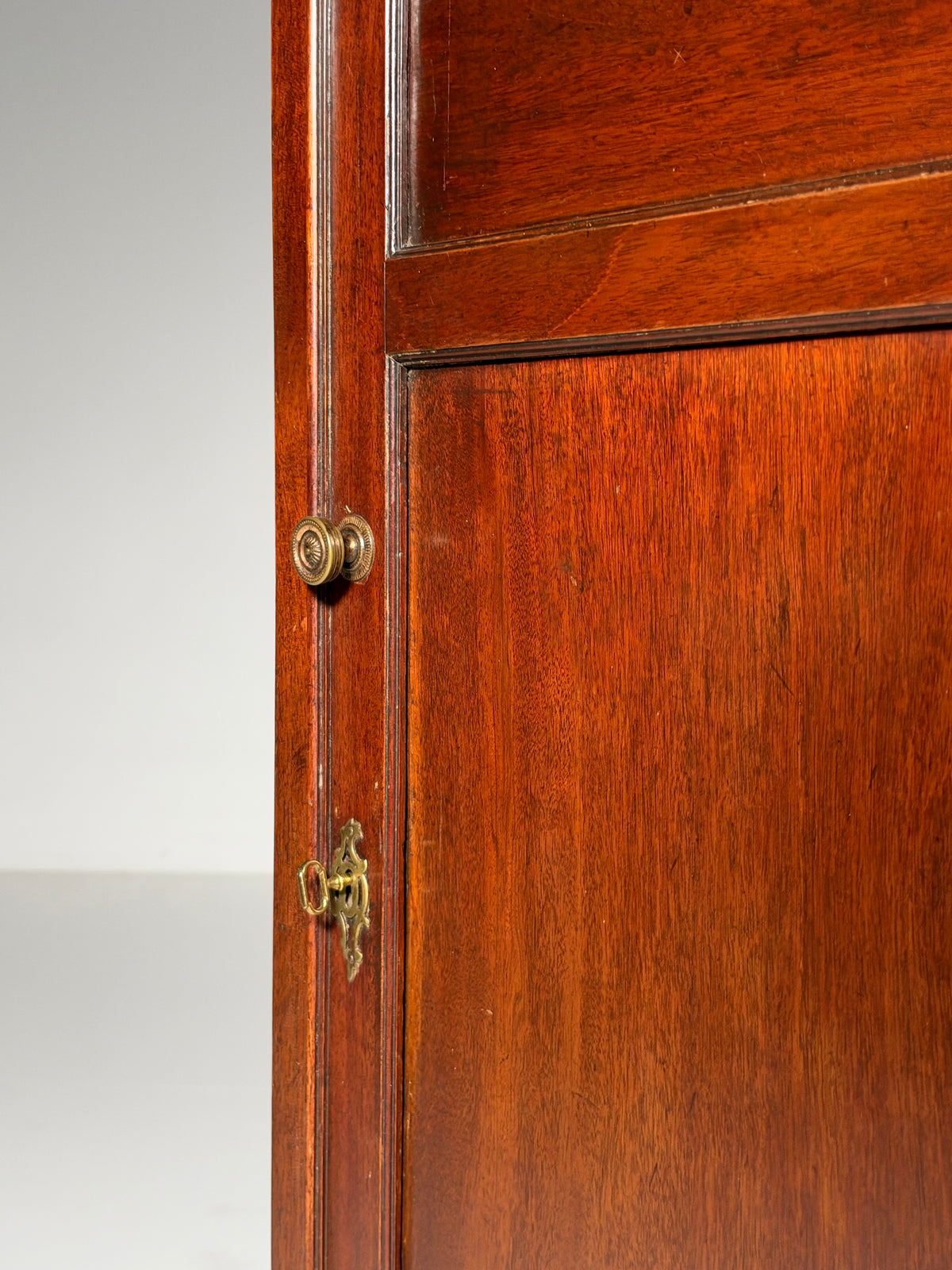 19th century English mahogany corner cabinet