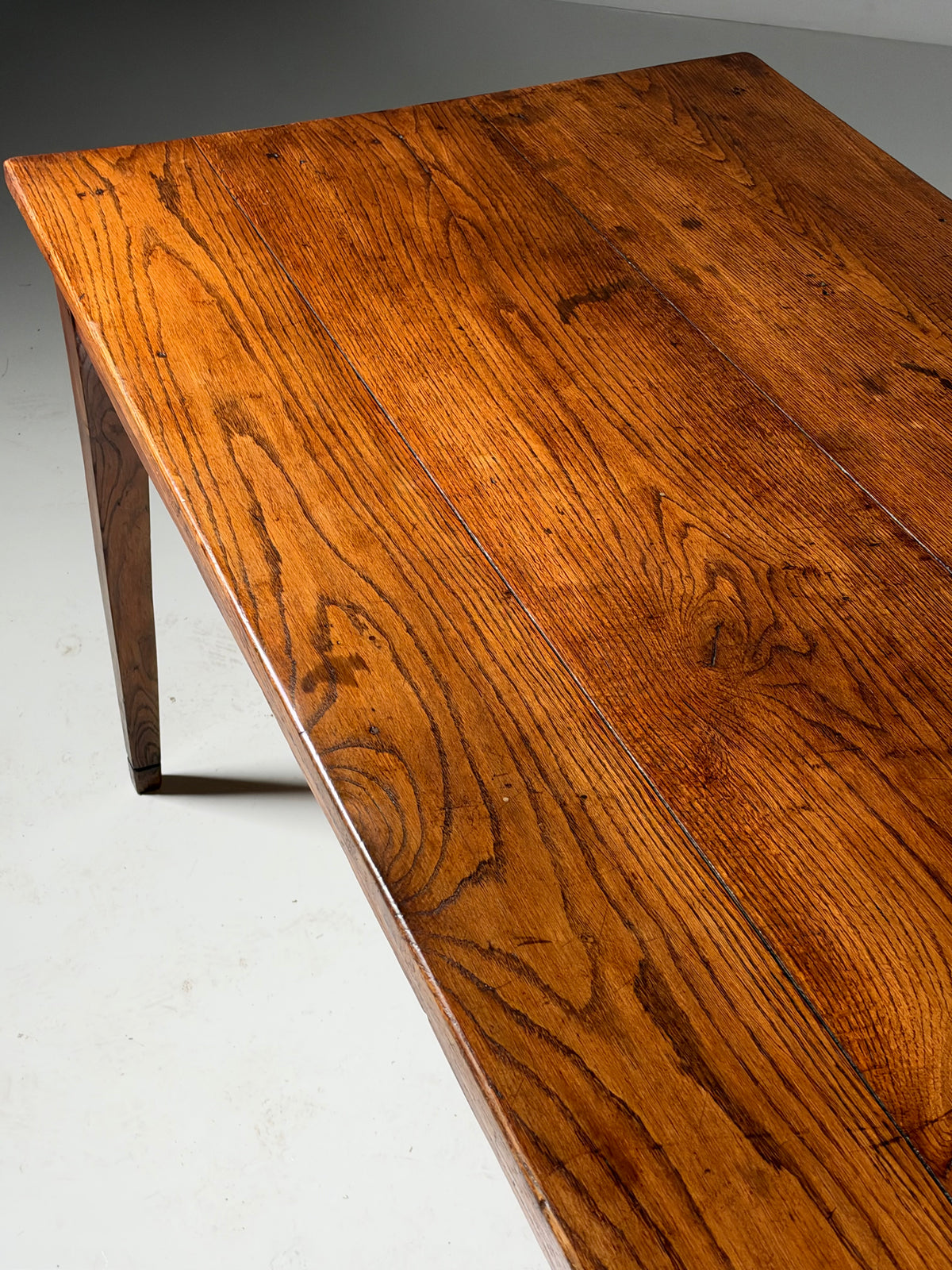 19th century French dining table, 186 cm