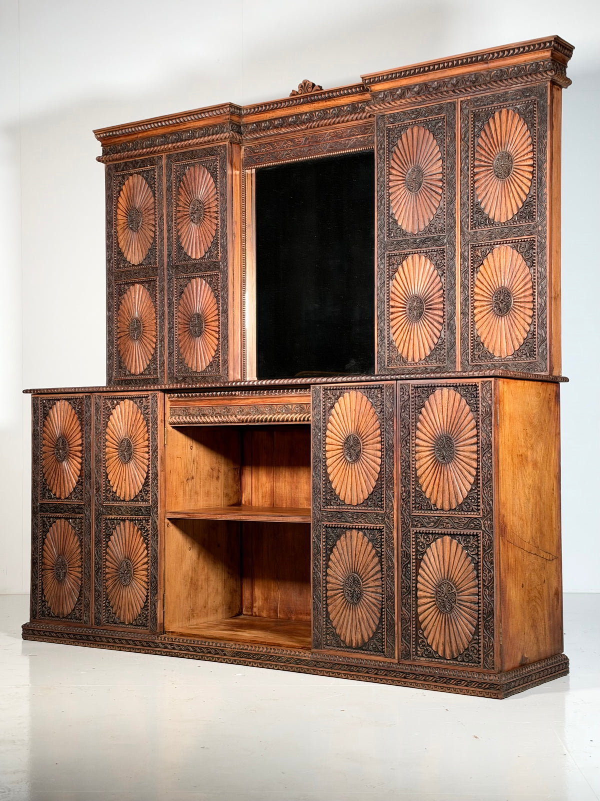20th-century Anglo-Indian cabinet in teak