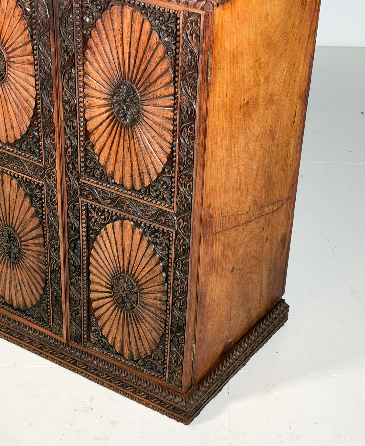 20th-century Anglo-Indian cabinet in teak