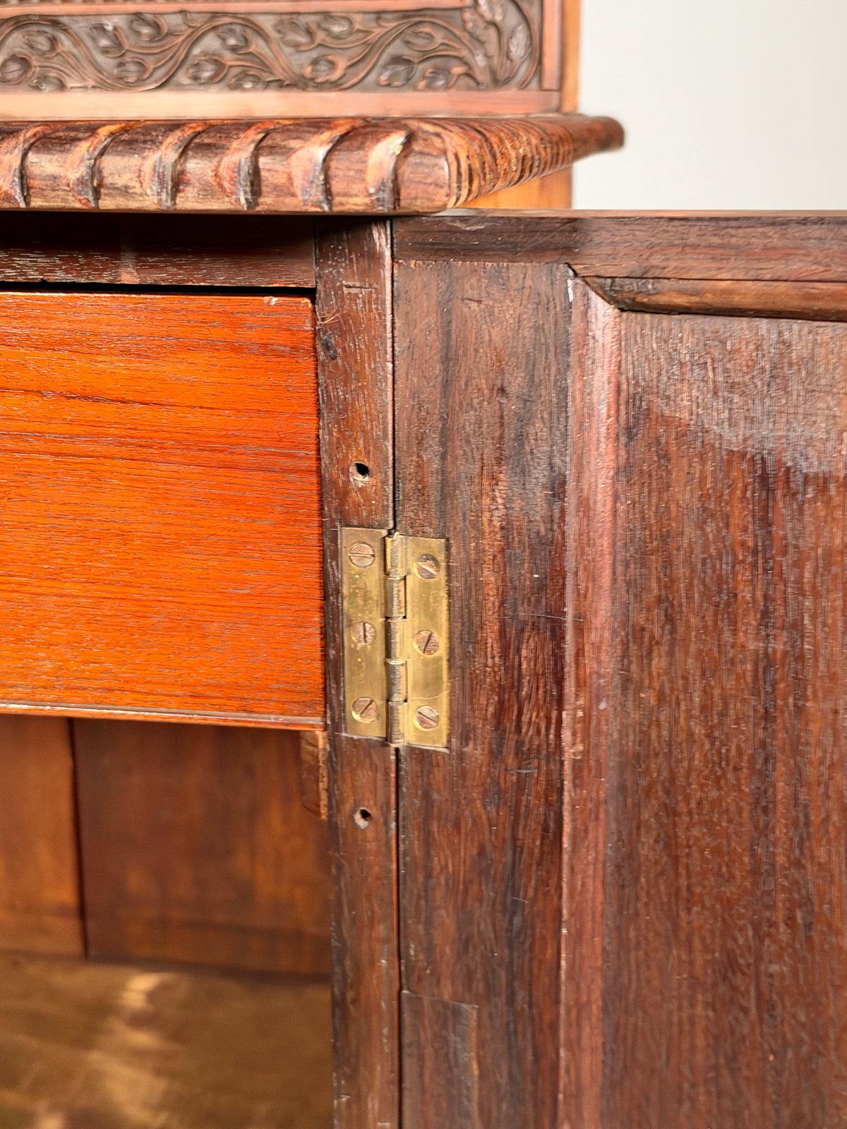 20th-century Anglo-Indian cabinet in teak