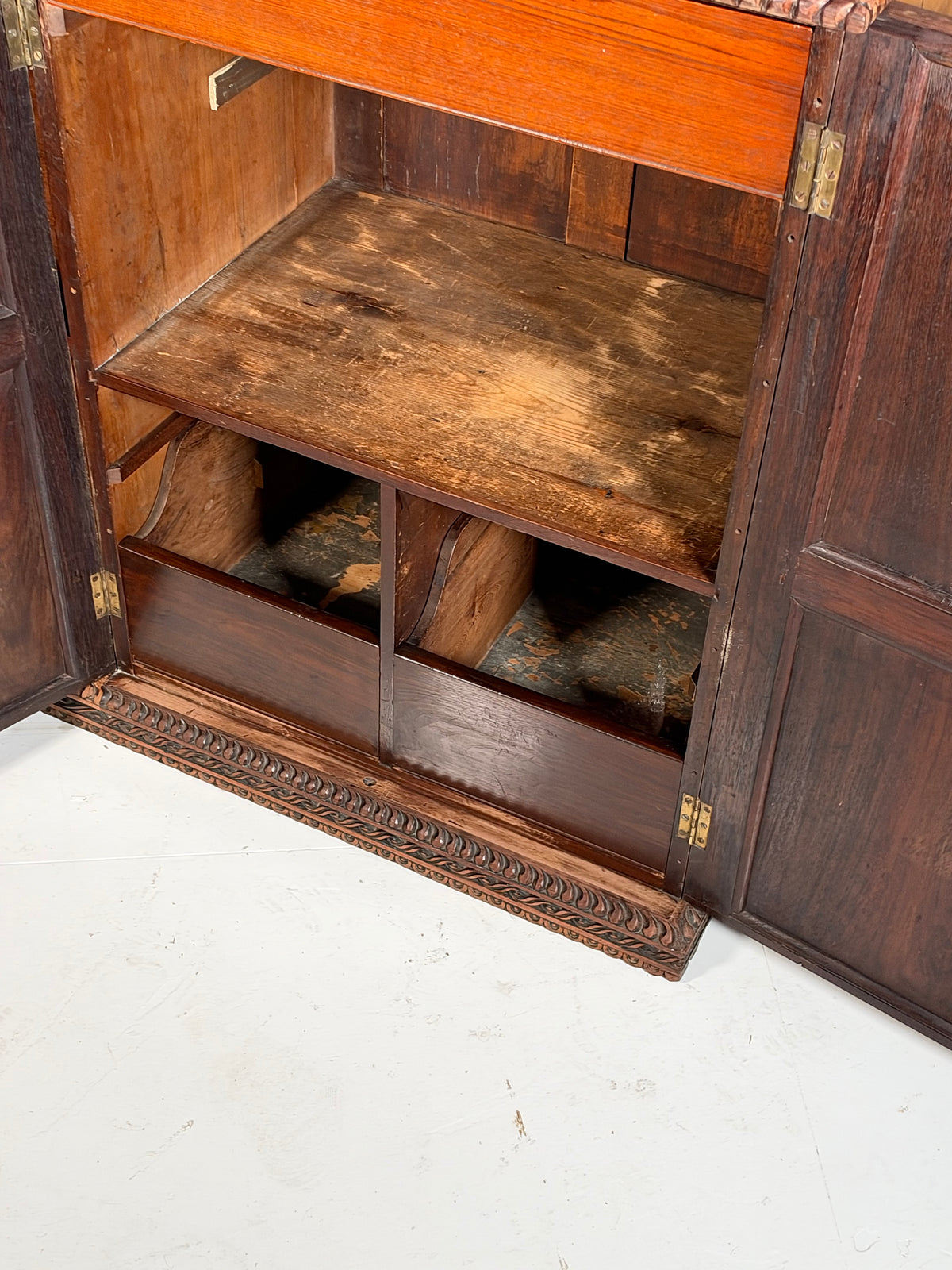 20th-century Anglo-Indian cabinet in teak
