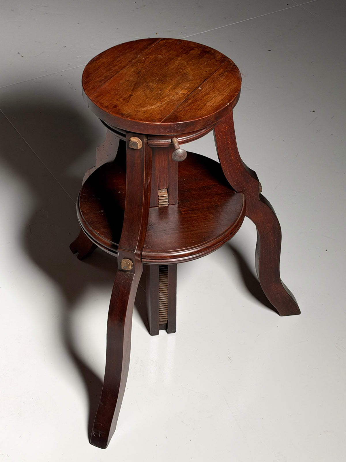Mahogany sculpture stand