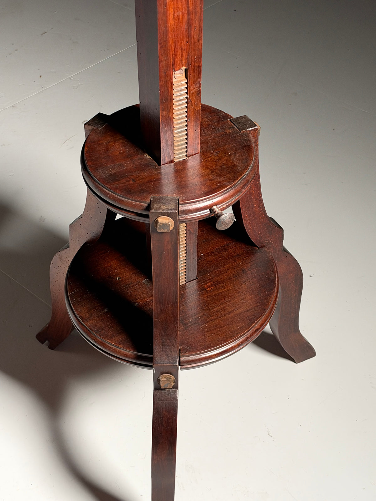 Mahogany sculpture stand