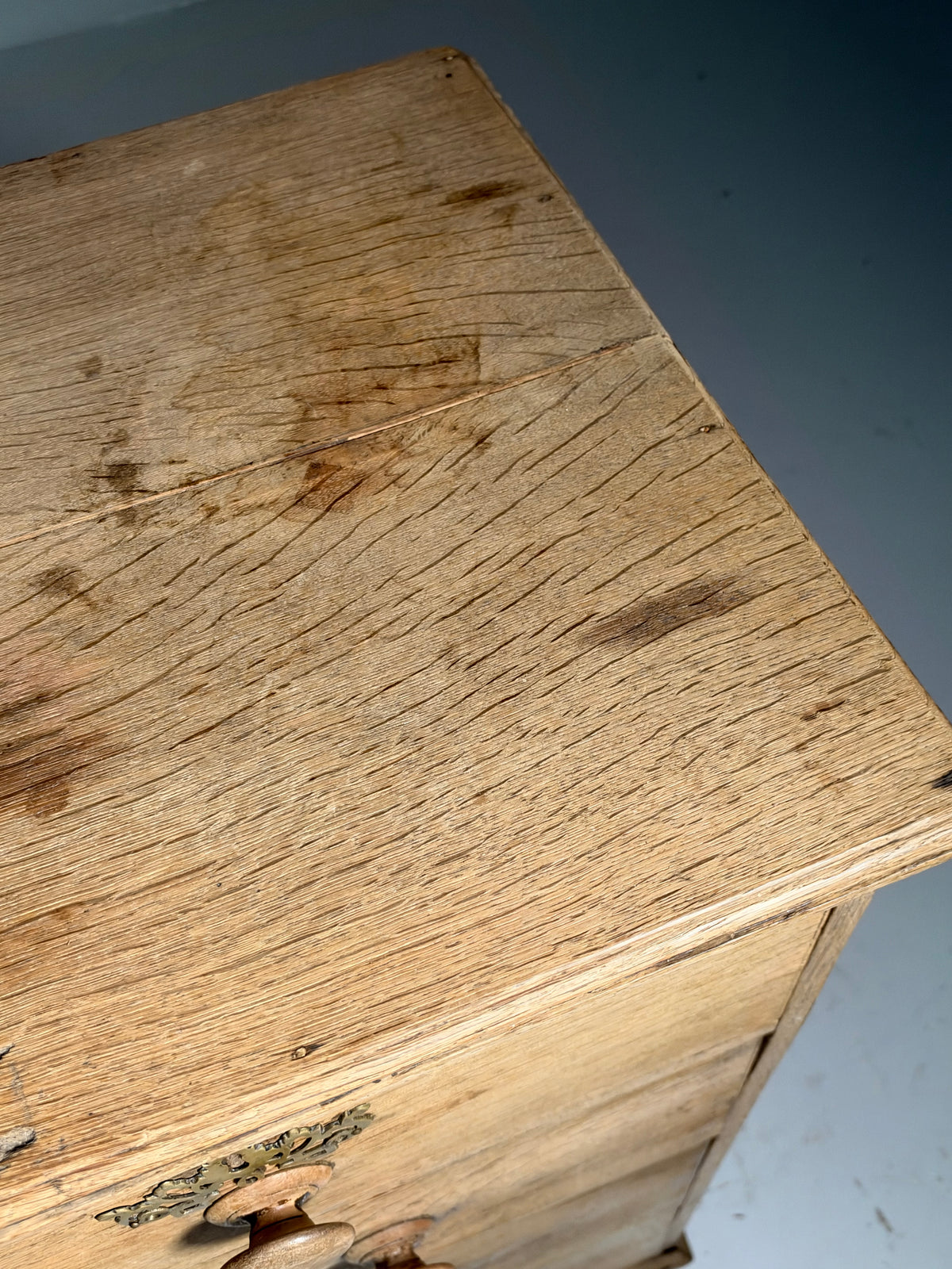 19th century English oak chest of drawers
