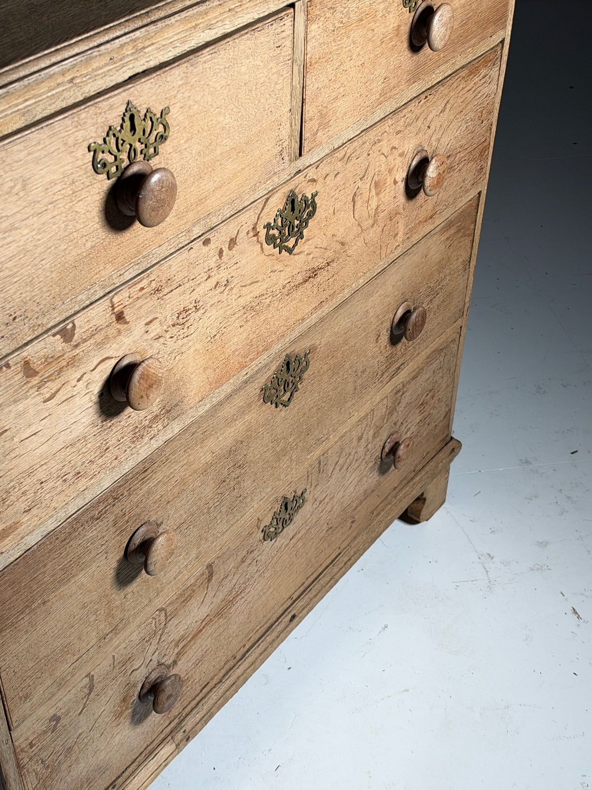 19th century English oak chest of drawers