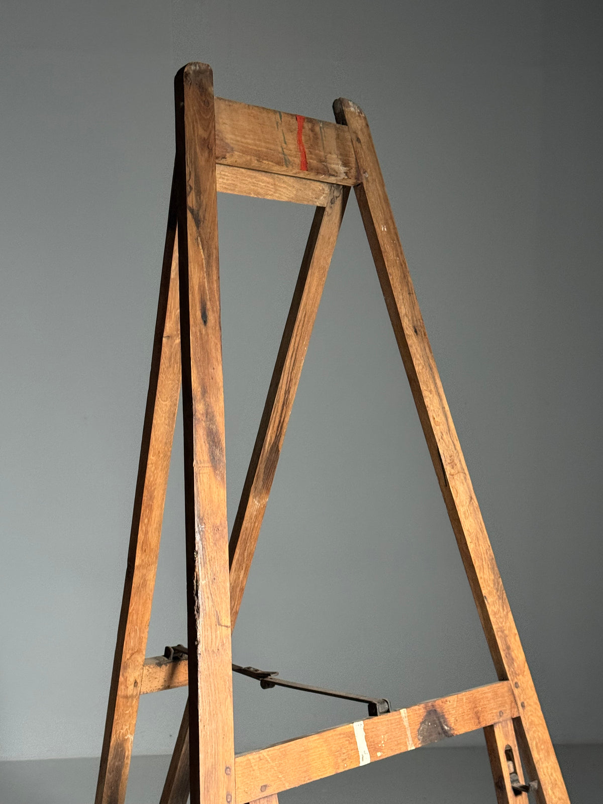 Oak easel, circa 1900–1930