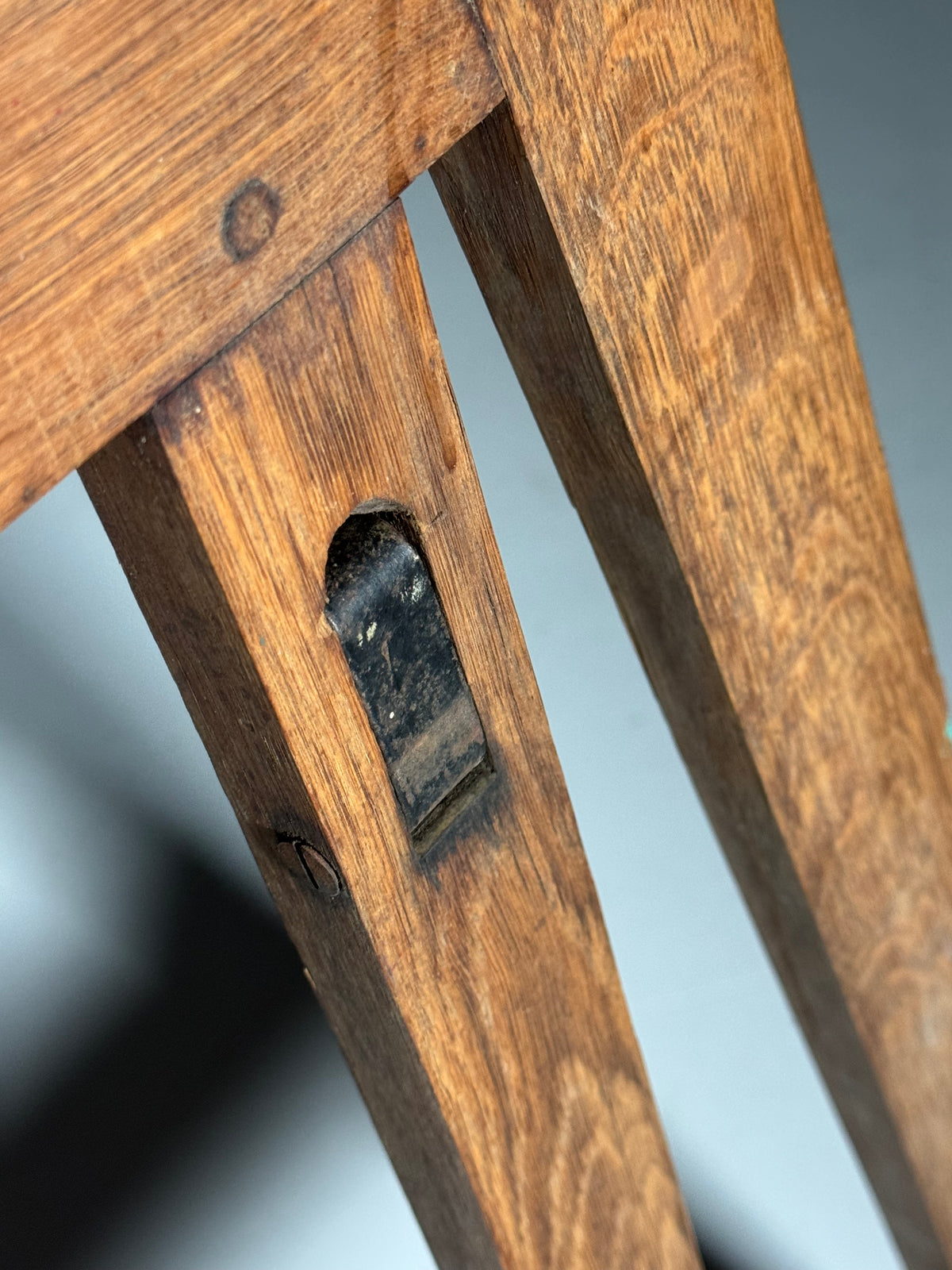 Oak easel, circa 1900–1930