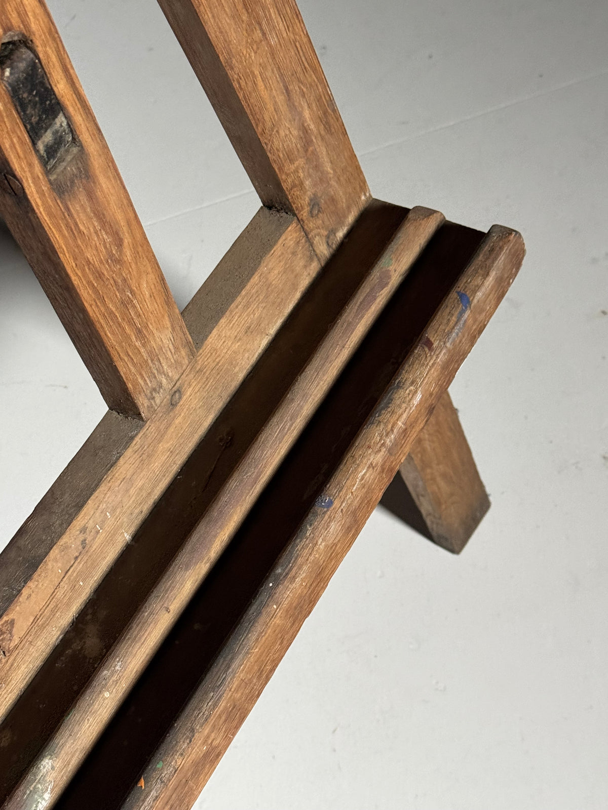 Oak easel, circa 1900–1930