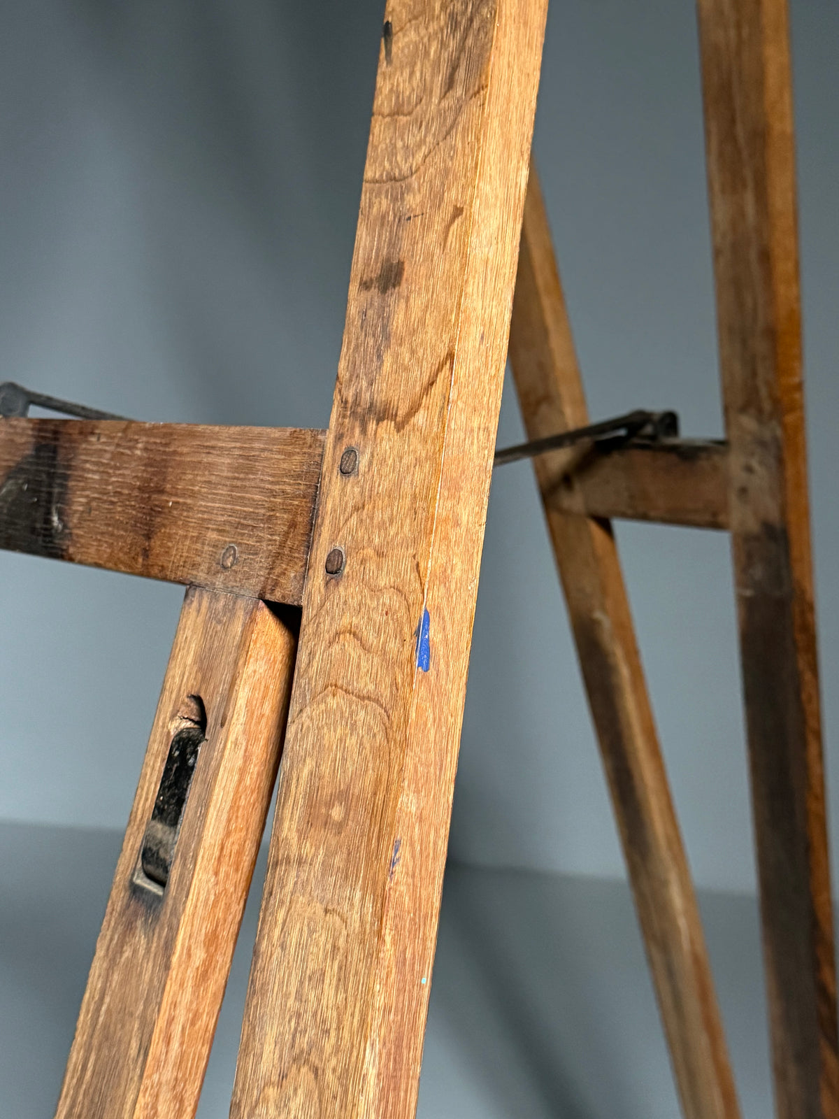 Oak easel, circa 1900–1930