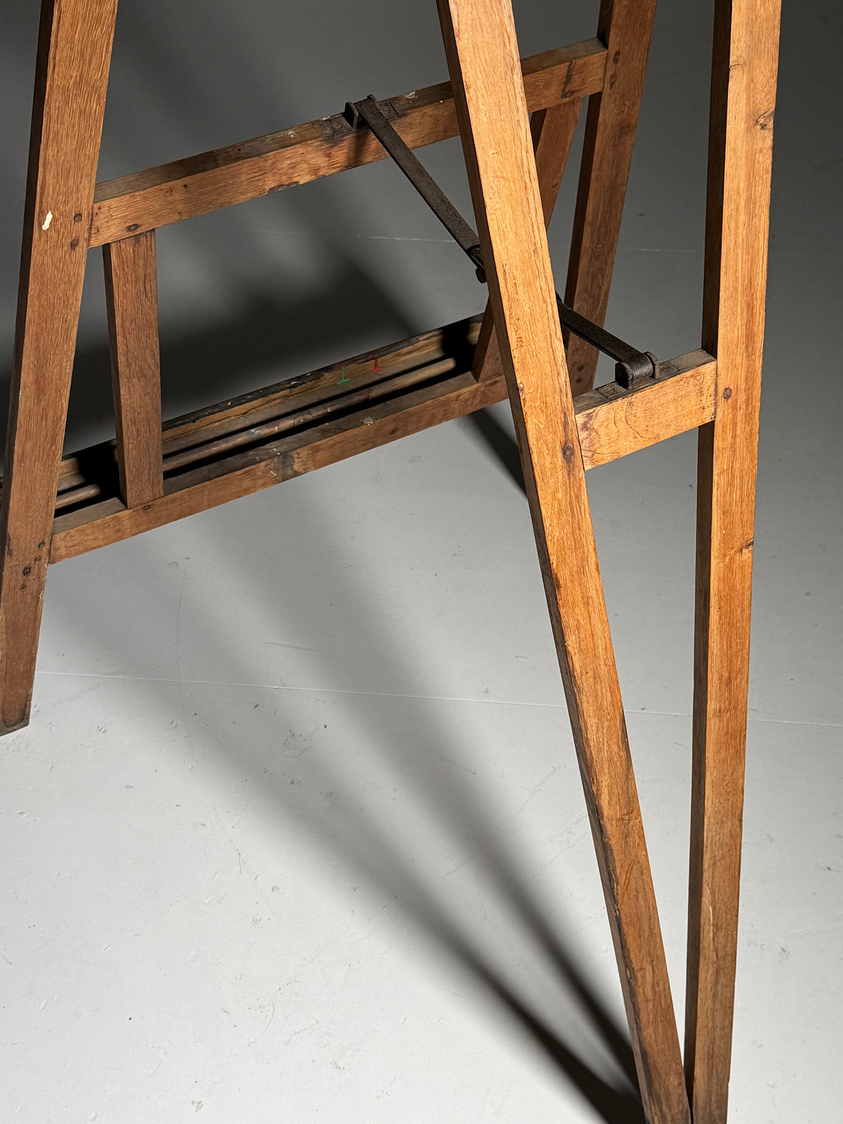 Oak easel, circa 1900–1930