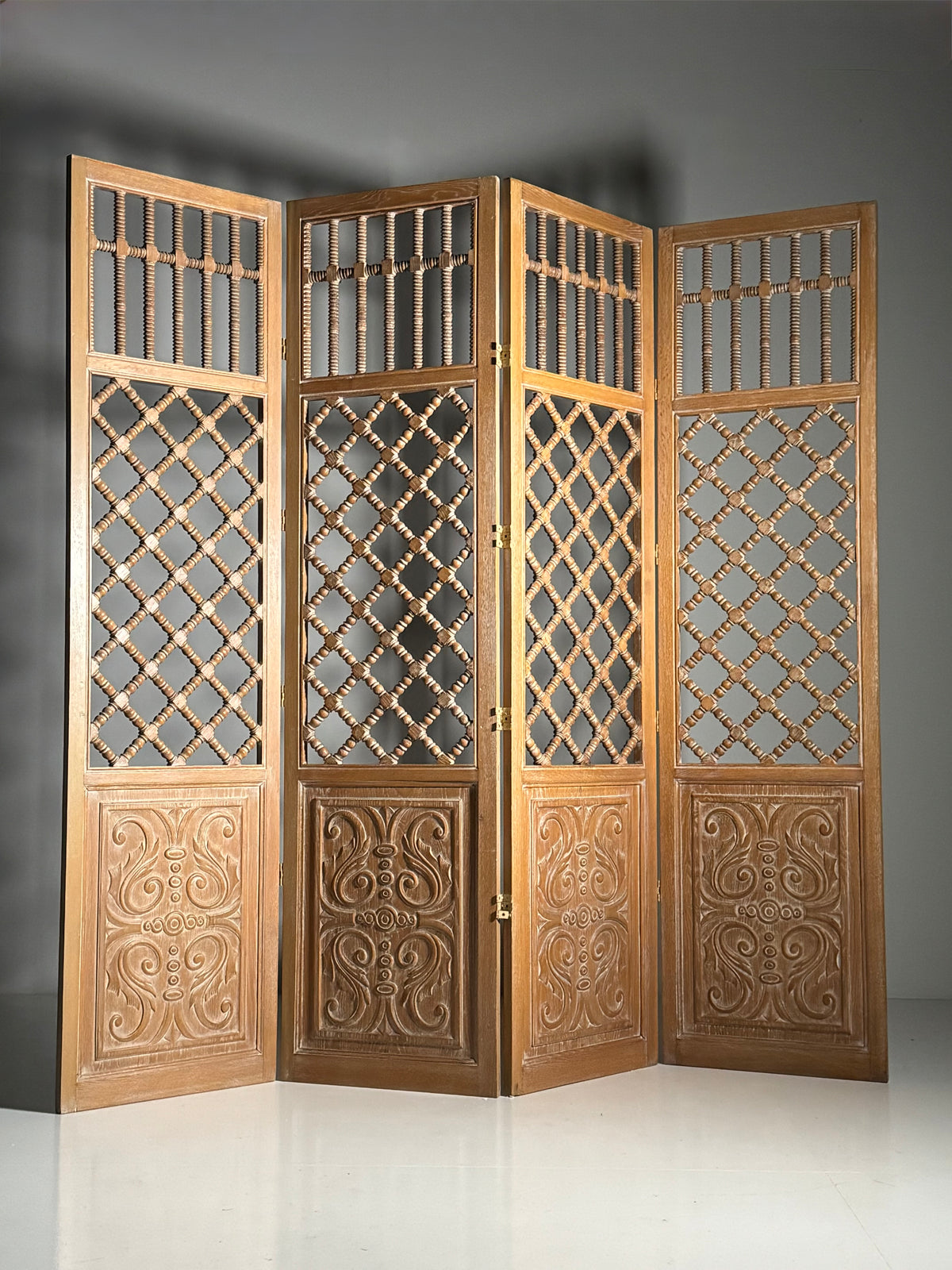 Huge classic folding screen